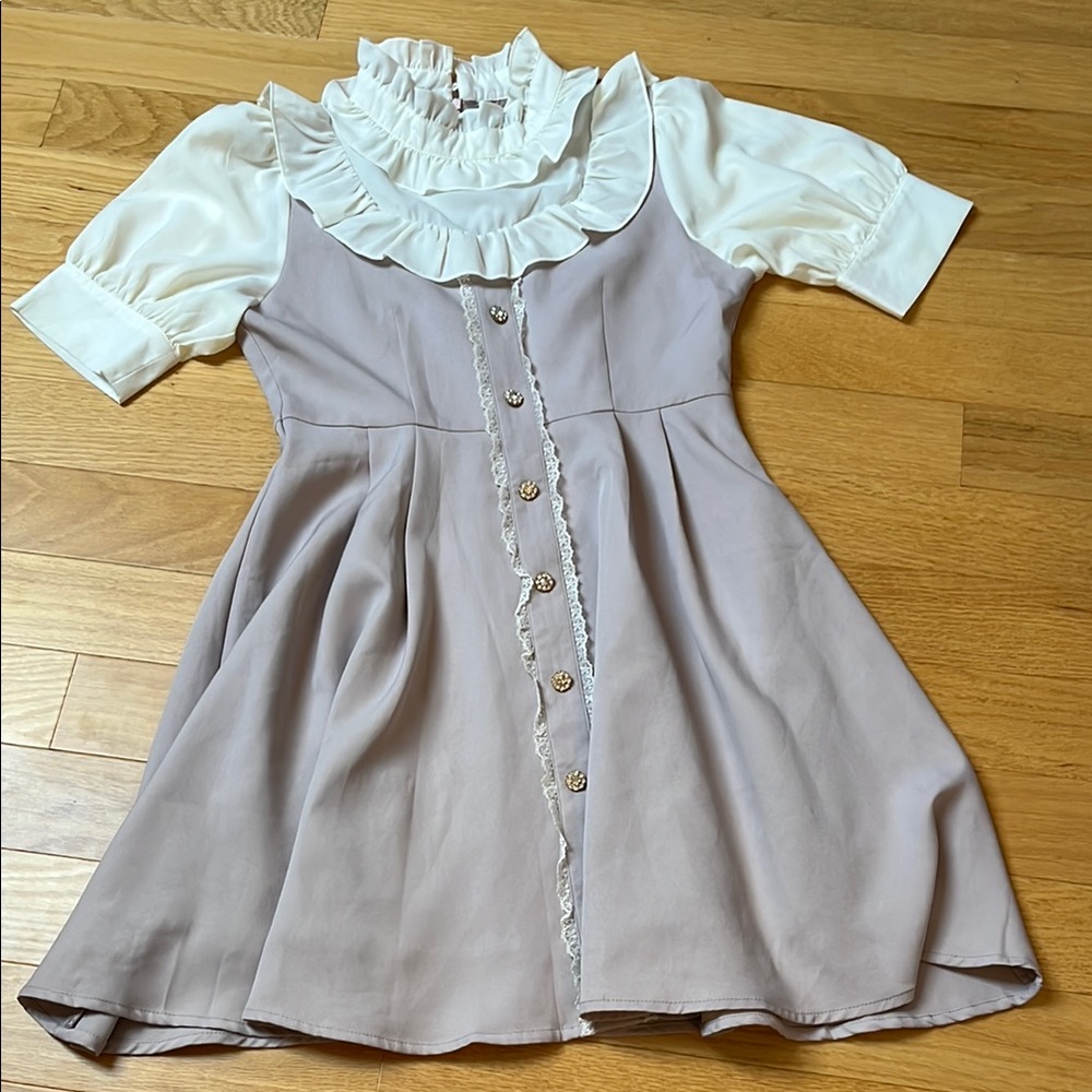 Mauve and White Pleated Puff Sleeve Dress